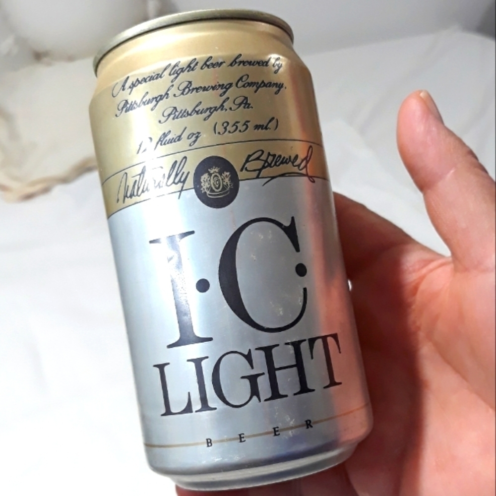 Vintage 1989 I.C. Light Beer Can collectable